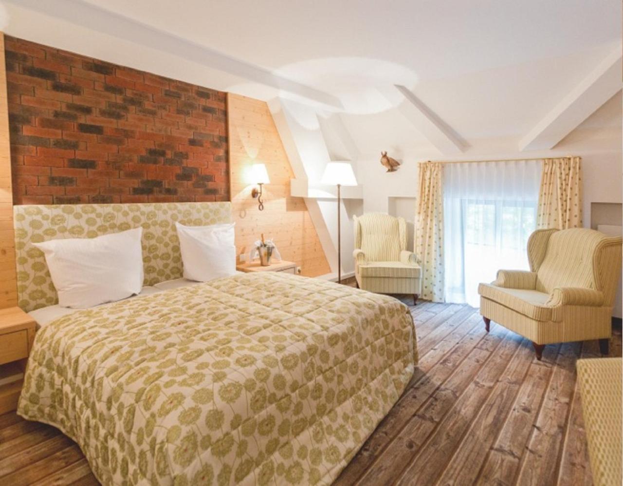 ホテル Forsthaus Woernbrunn グリューンヴァルト 部屋 写真