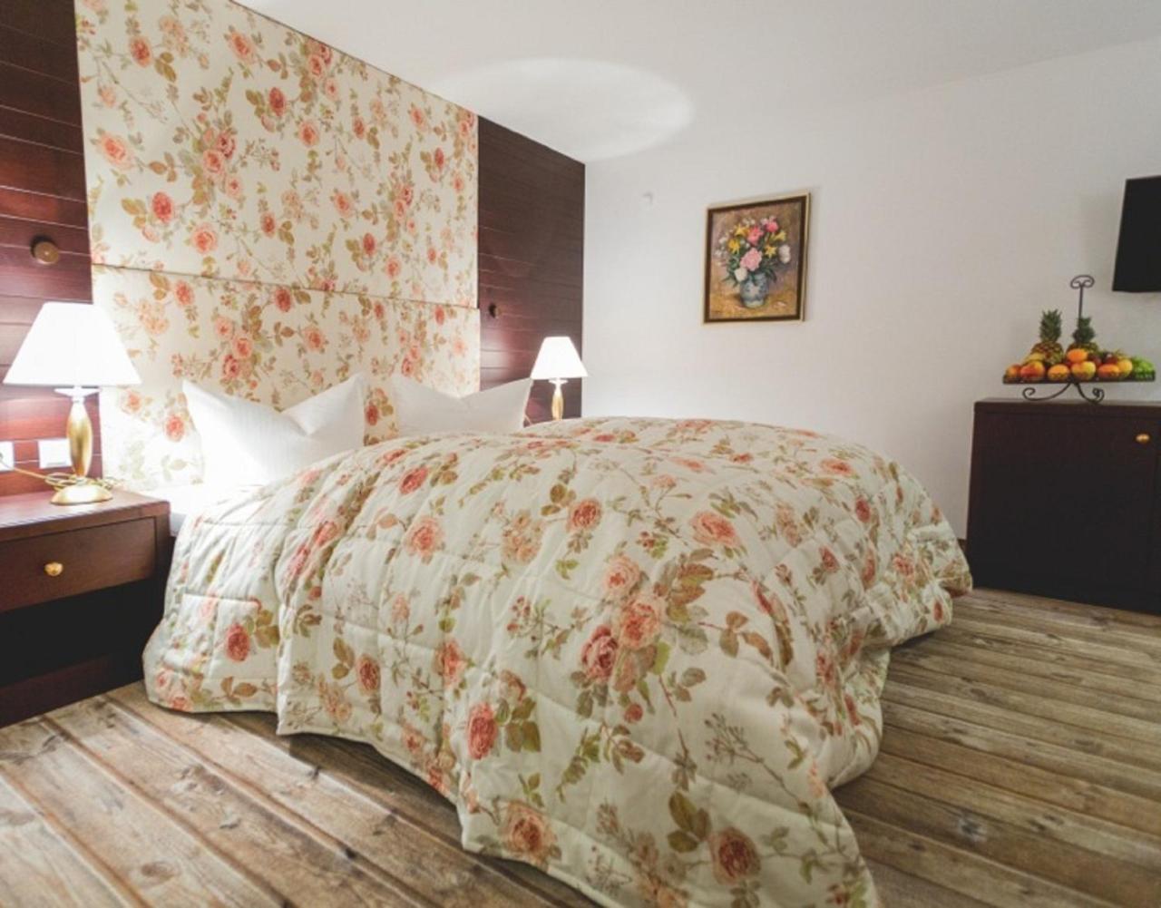 ホテル Forsthaus Woernbrunn グリューンヴァルト 部屋 写真